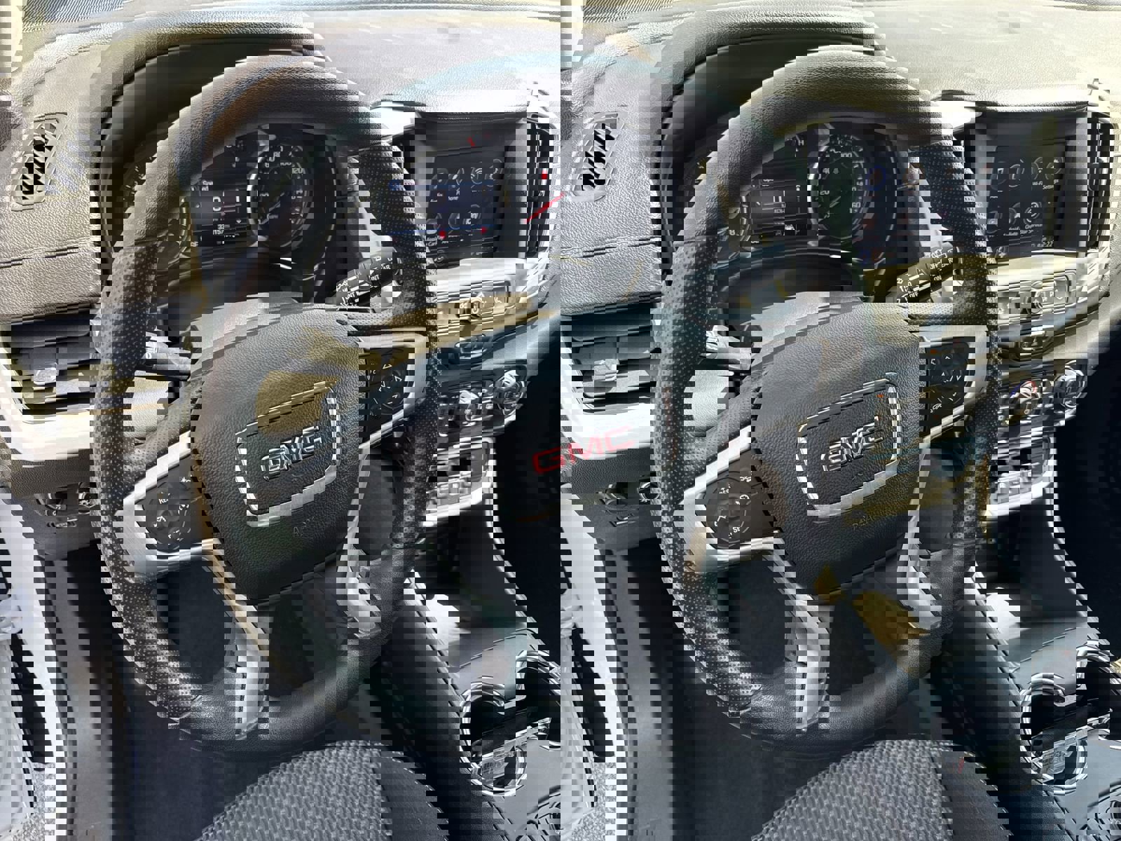 Certified 2024 GMC Terrain SLE w/ Driver Convenience Package image 18