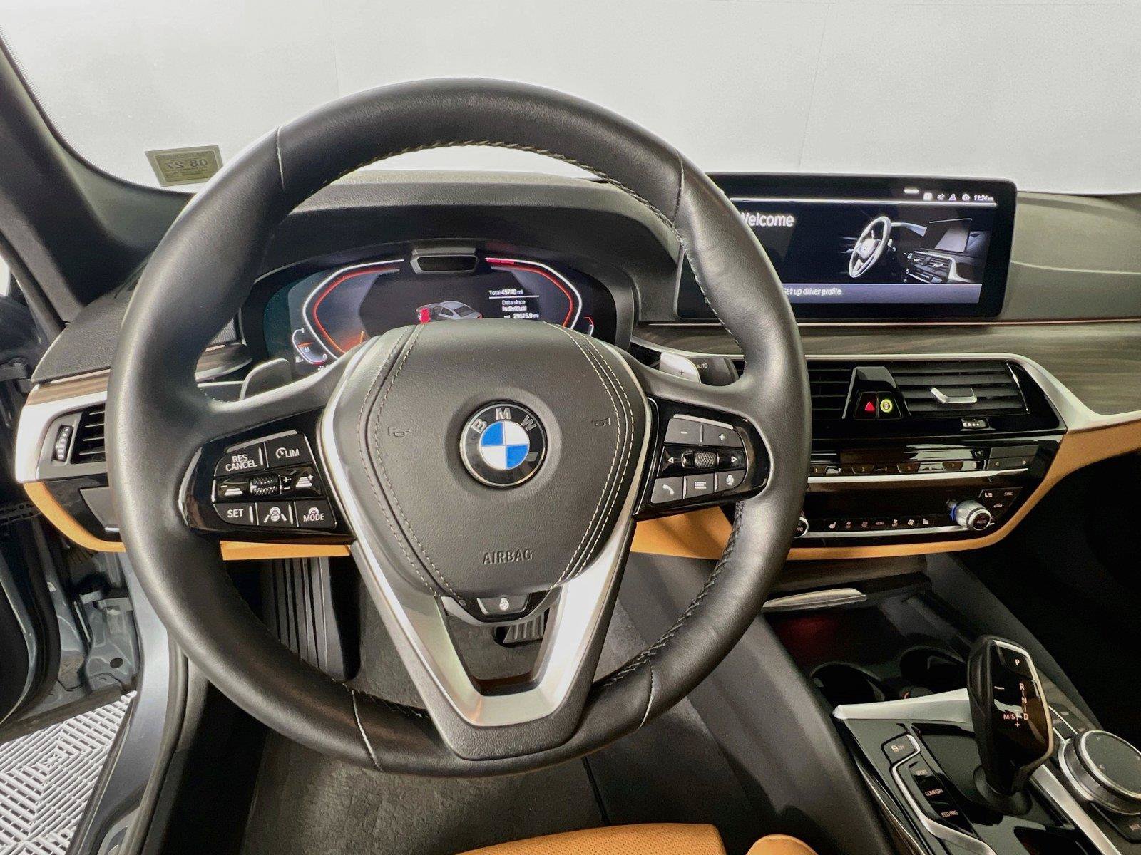 Used 2021 BMW 530i xDrive w/ Premium Package AWD/4WD image 12