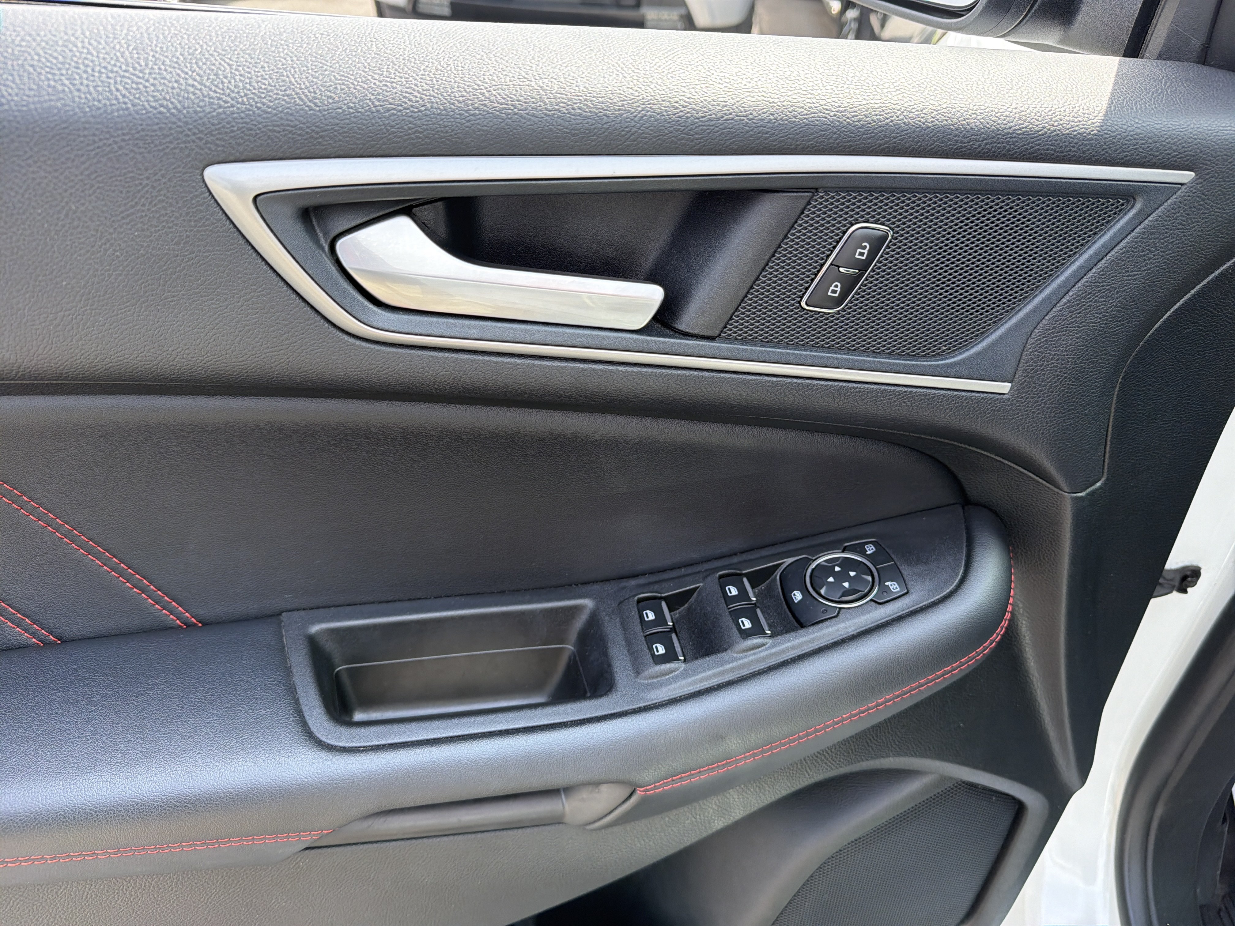 Used 2023 Ford Edge ST-Line AWD/4WD image 17