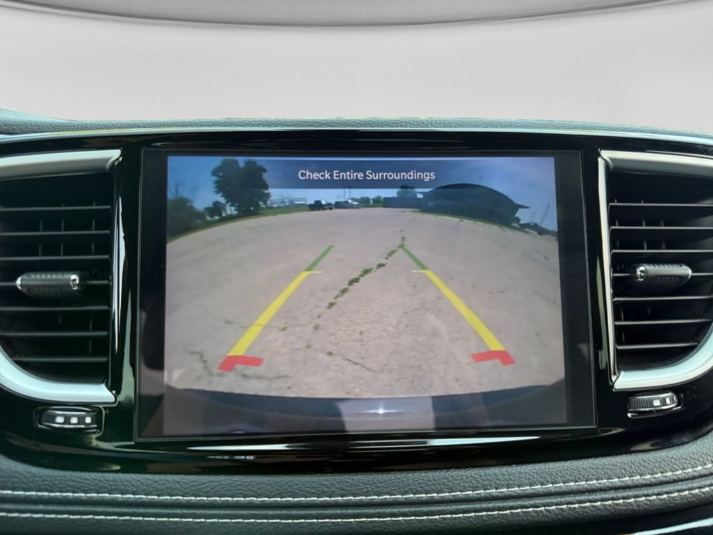 Used 2025 Chrysler Pacifica Limited FWD image 27