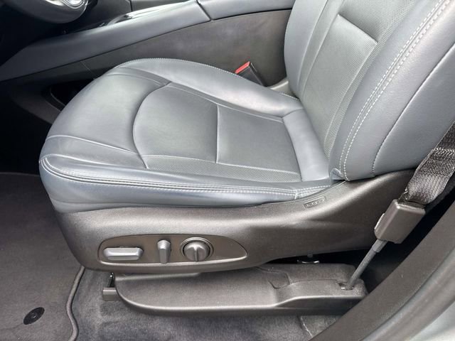 Used 2023 Buick Enclave Essence image 22