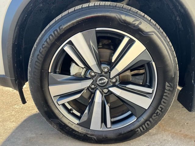 Used 2023 Nissan Rogue SL w/ SL Premium Package image 10