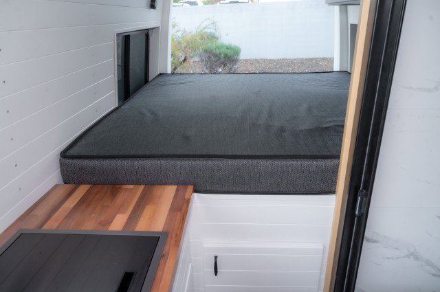 Used 2024 Mercedes-Benz Sprinter 2500 image 29