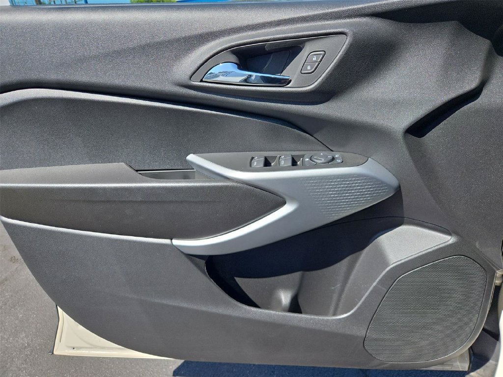 New 2026 Chevrolet Trax RS FWD image 12