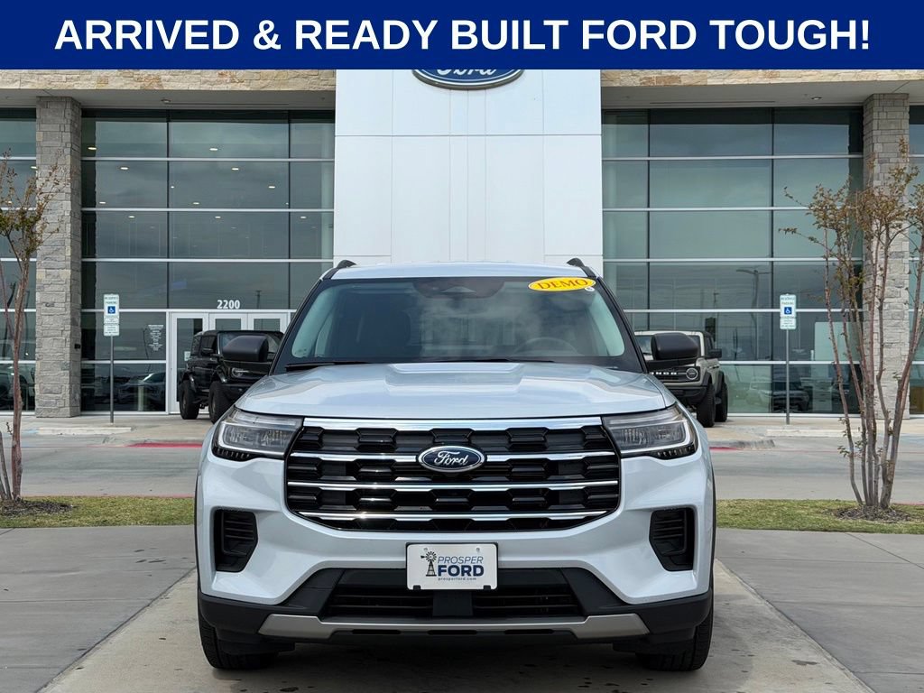 New 2026 Ford Explorer Active RWD image 2
