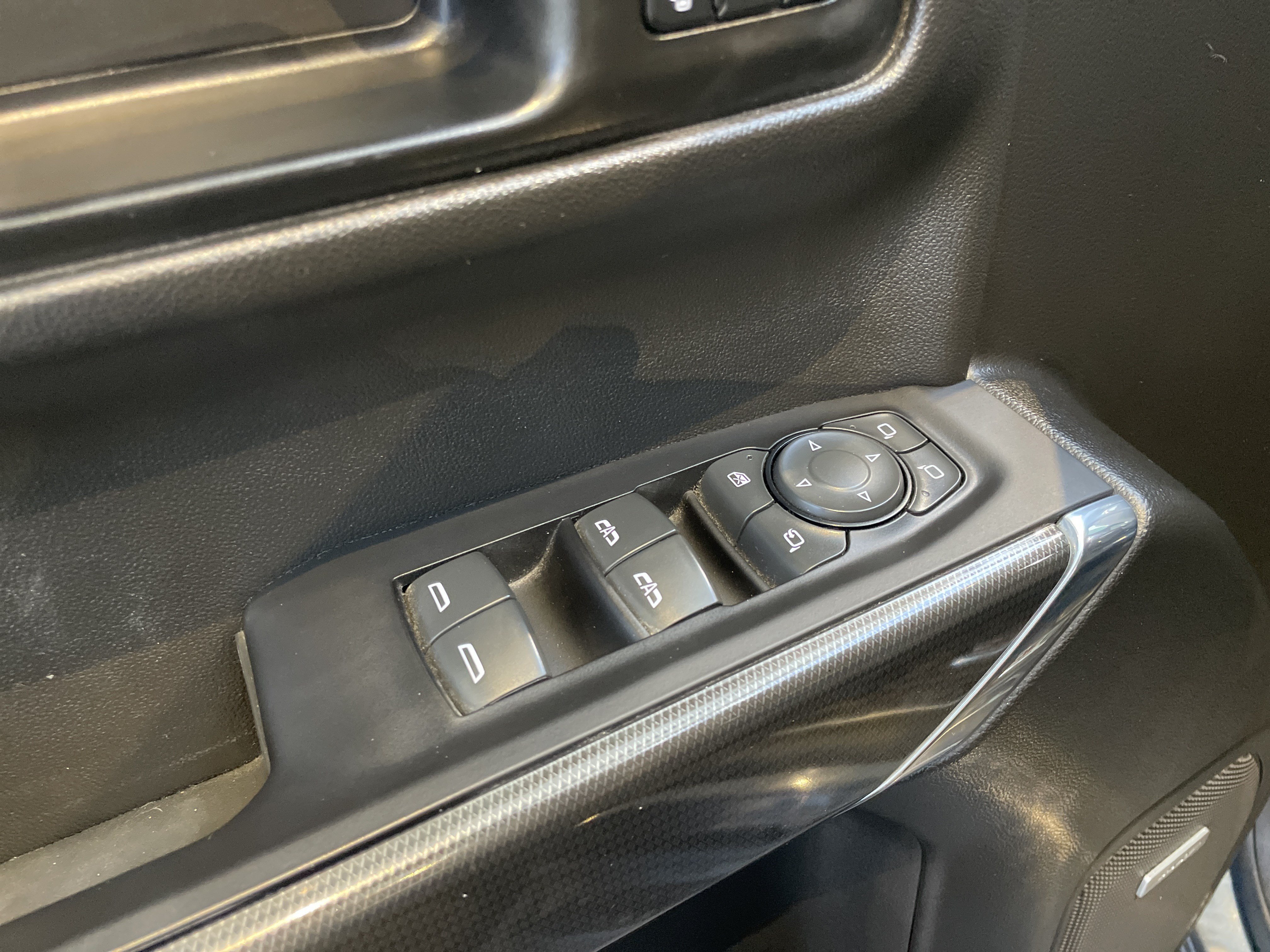 Used 2022 GMC Sierra 1500 AT4 w/ AT4 Preferred Package AWD/4WD image 16