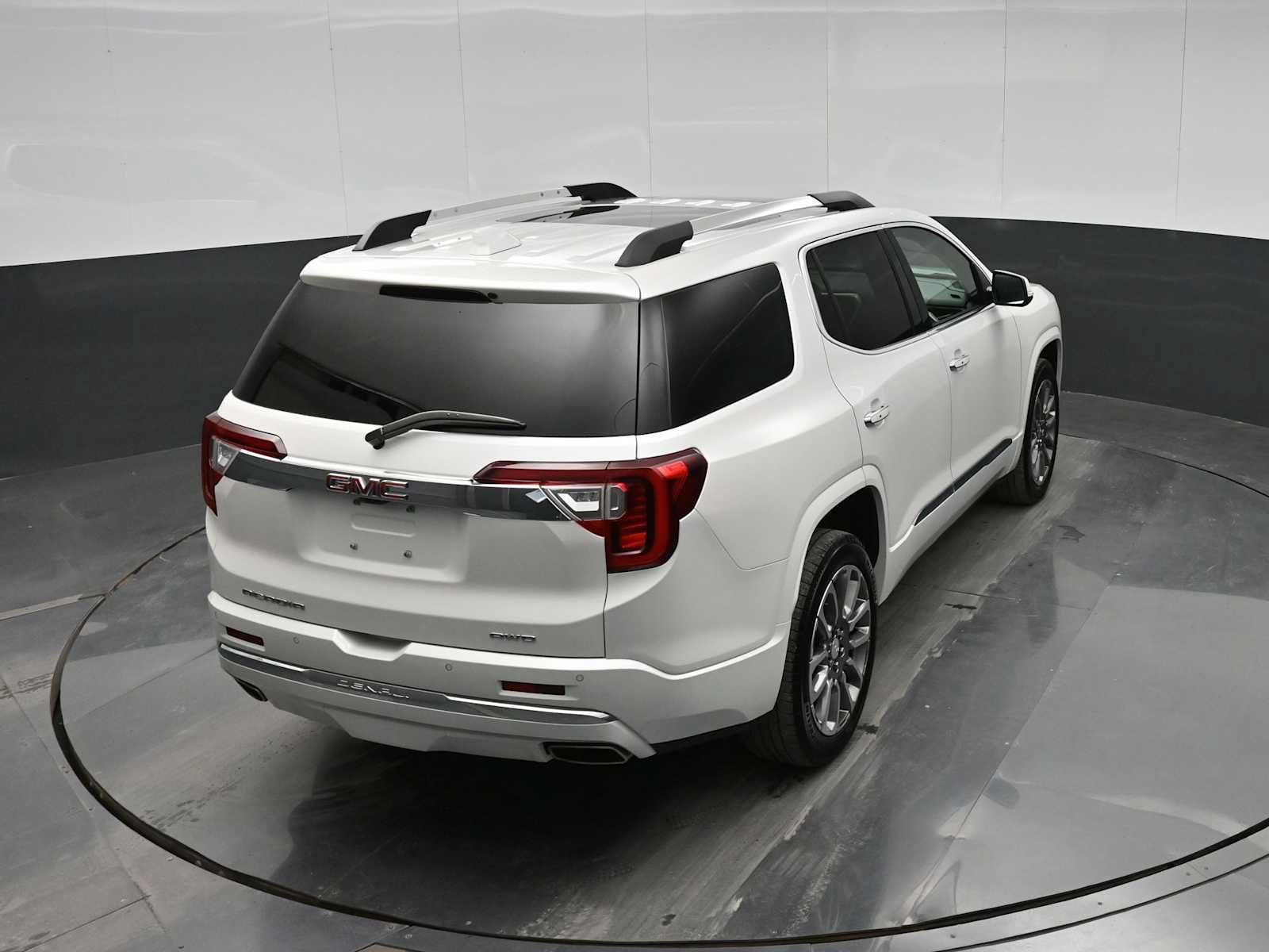 Used 2022 GMC Acadia Denali w/ Denali Ultimate Package AWD/4WD image 27