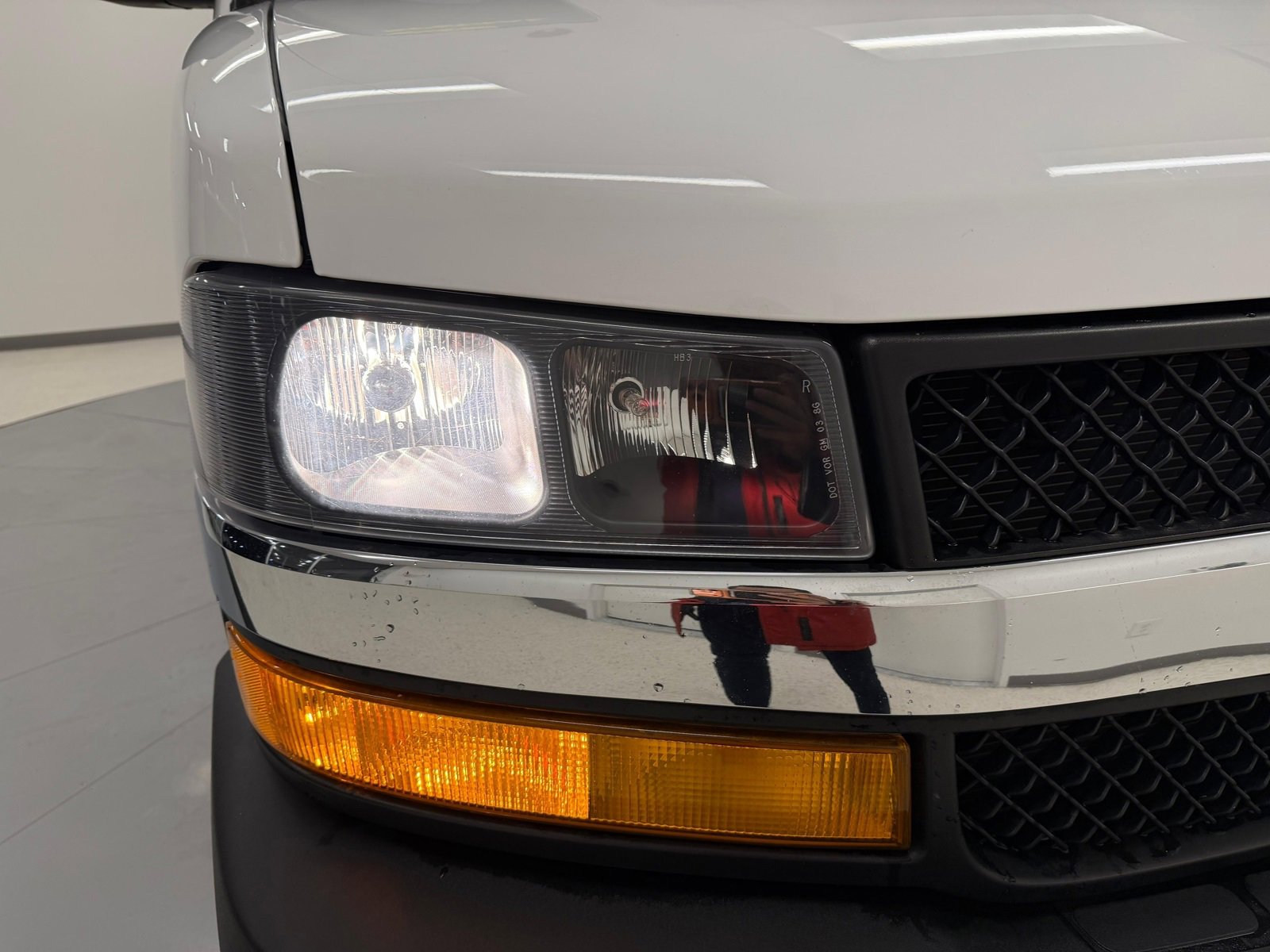 Used 2023 Chevrolet Express 2500 w/ Driver Convenience Package image 29