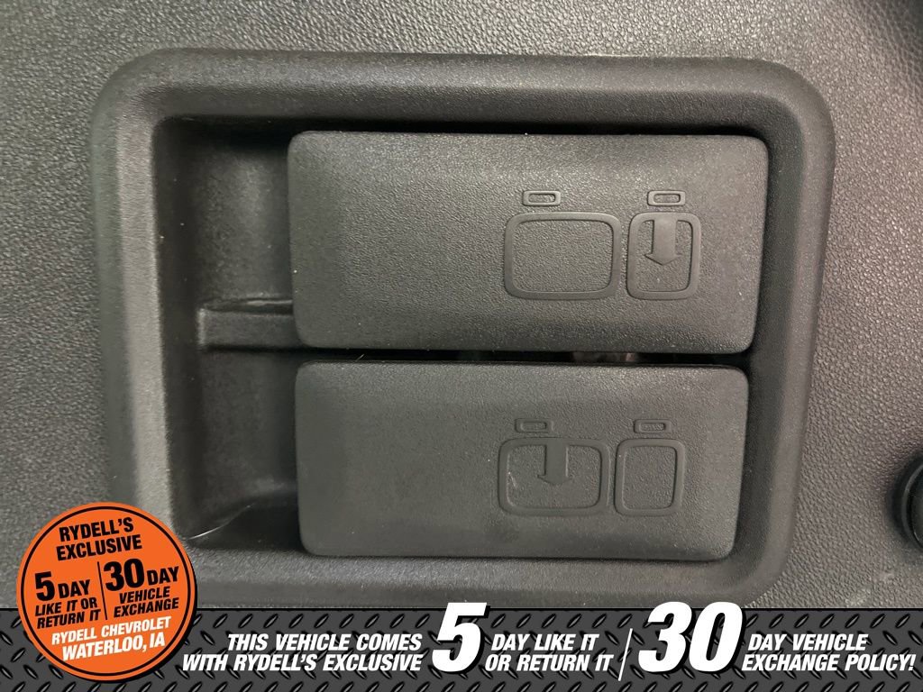 Used 2018 Chevrolet Equinox LT image 24