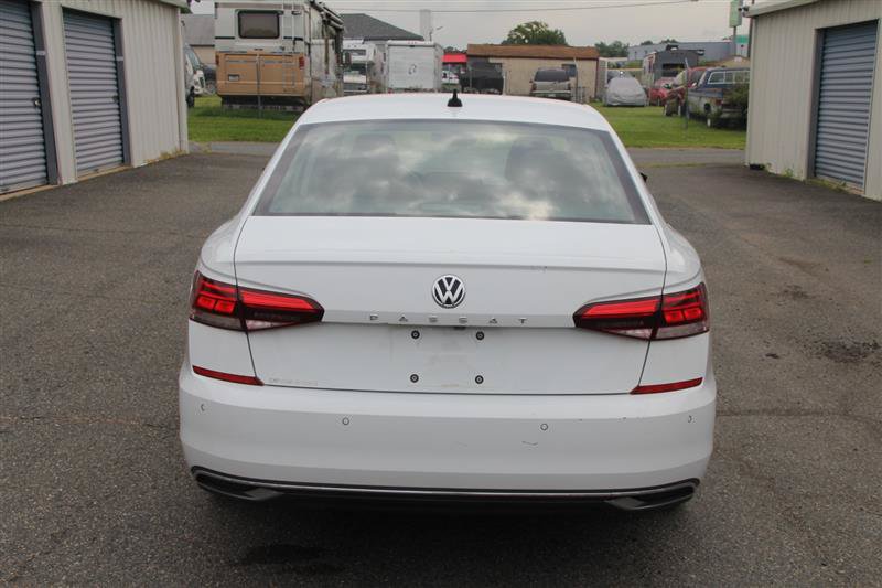 Used 2022 Volkswagen Passat 2.0T FWD image 6