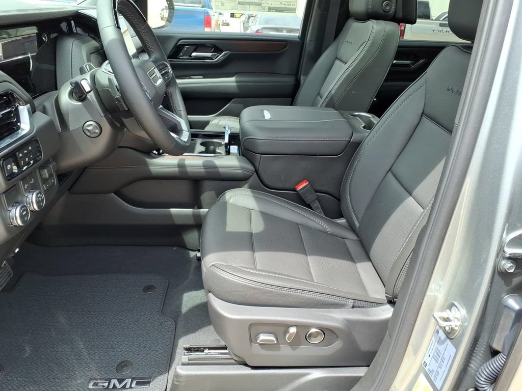 New 2026 GMC Yukon XL Denali w/ Denali Reserve Package RWD image 14