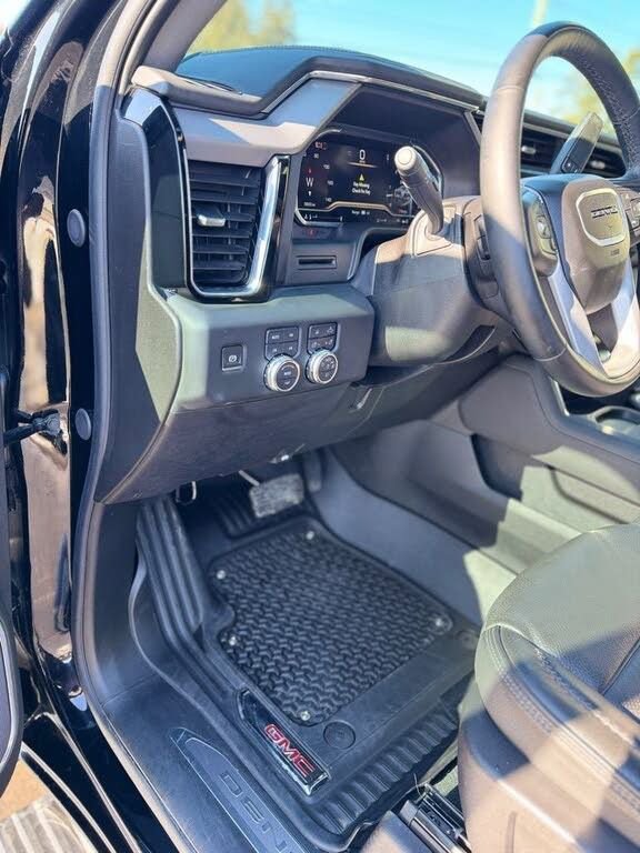 Used 2025 GMC Sierra 3500 Denali image 16