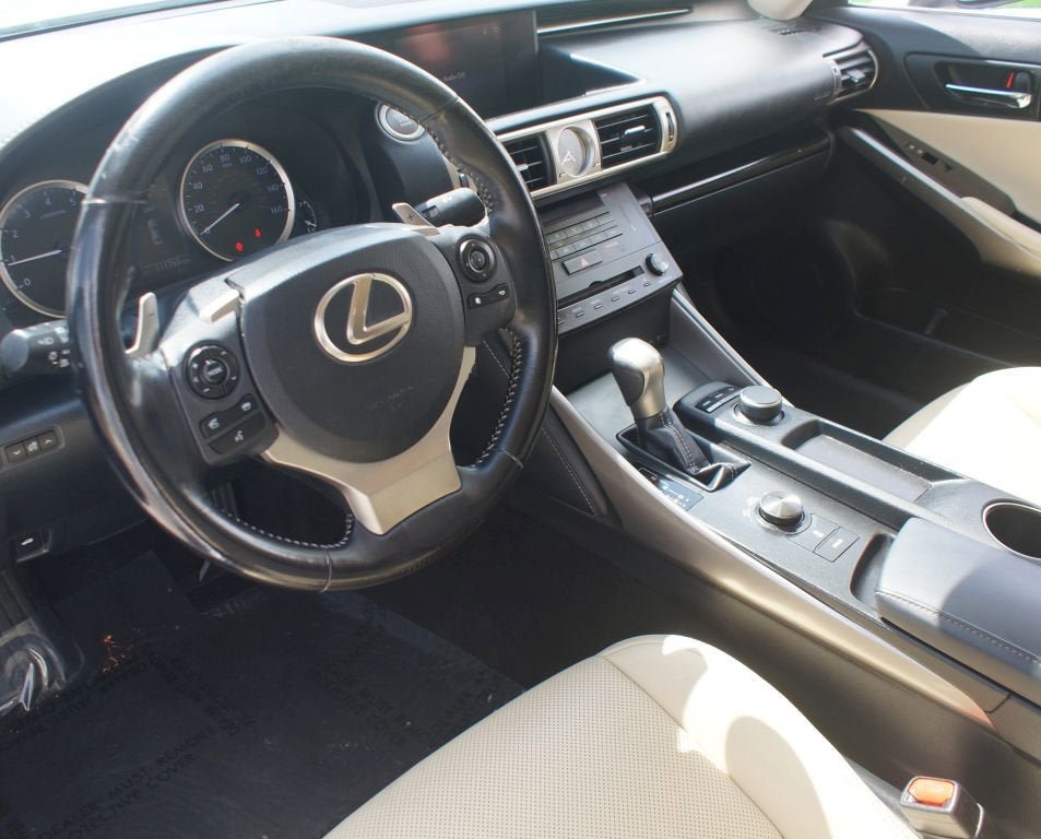 Used 2016 Lexus IS 200t RWD image 13