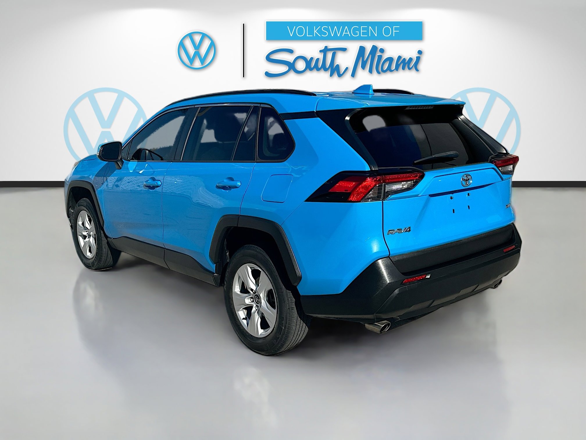 Used 2020 Toyota RAV4 XLE image 5