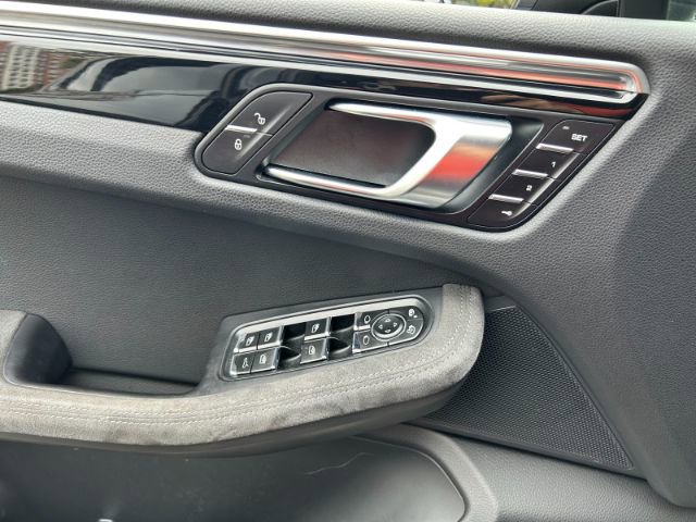 Used 2018 Porsche Macan GTS image 17