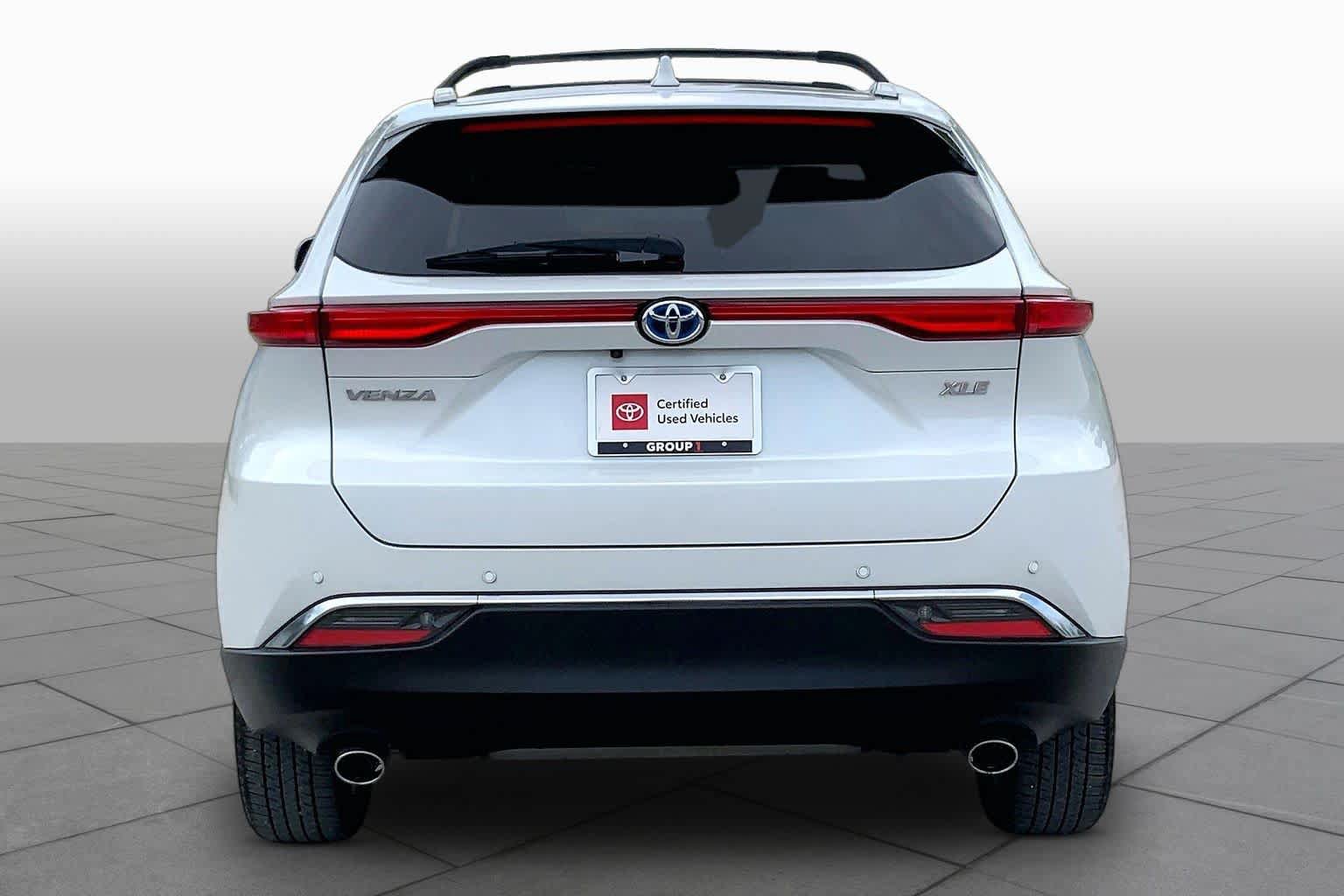 Used 2024 Toyota Venza XLE AWD/4WD image 5