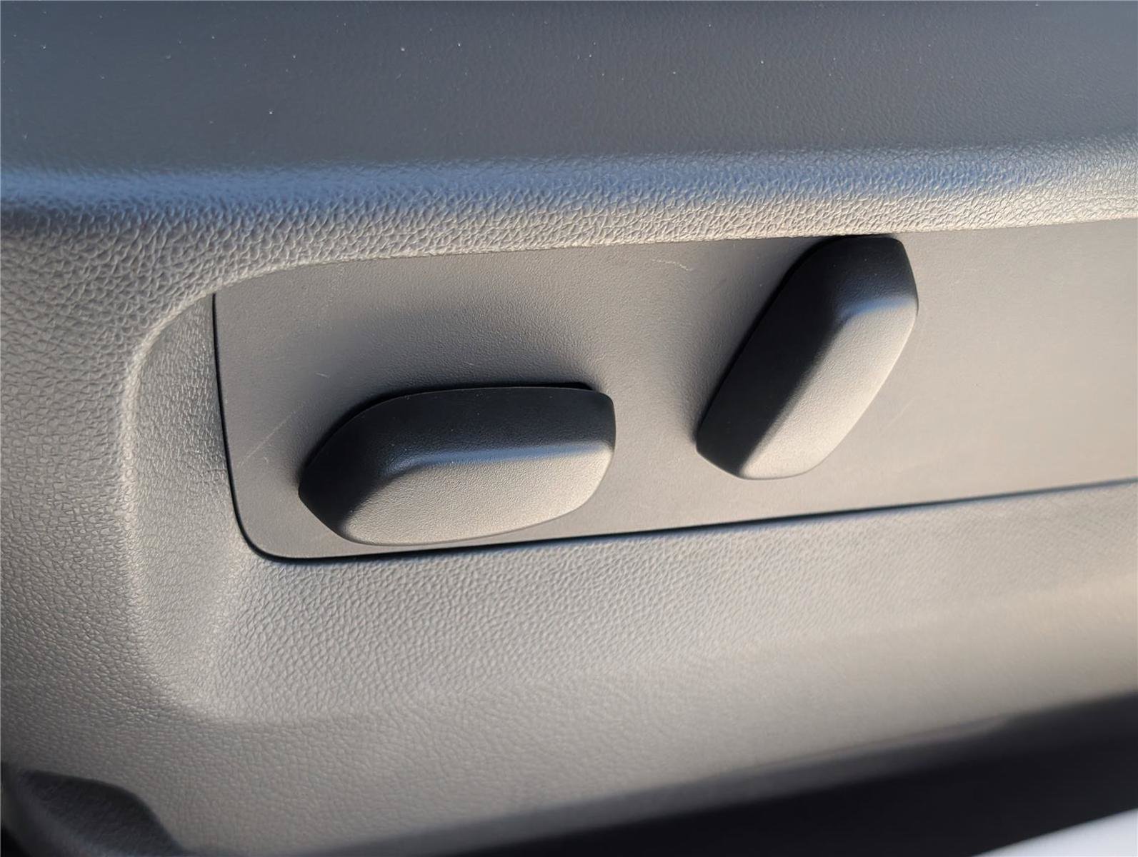 Used 2023 Buick Envision Avenir AWD/4WD image 23
