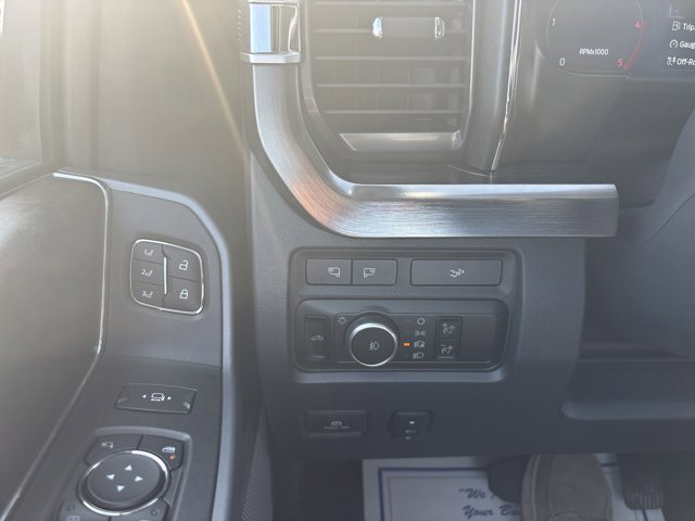 Used 2024 Ford F350 Lariat w/ Chrome Package image 25