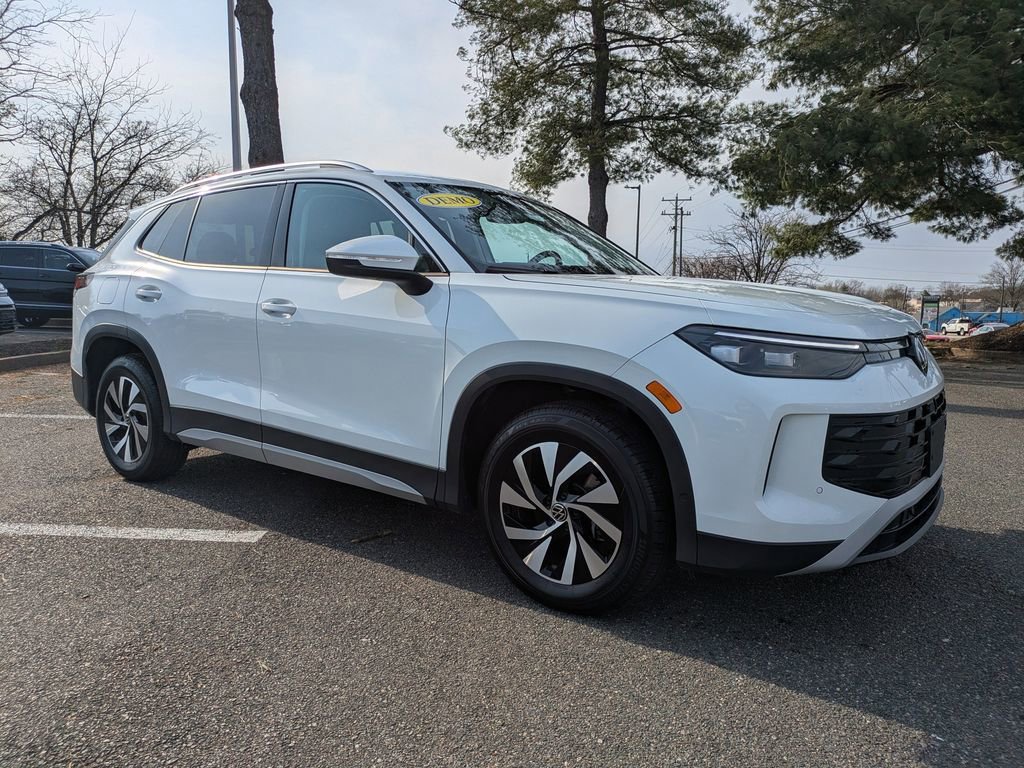 Certified 2025 Volkswagen Tiguan S image 2