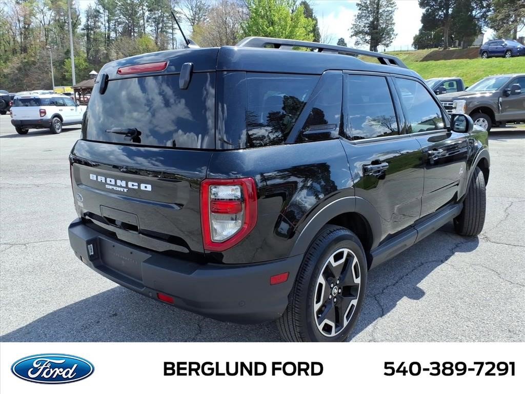 Used 2024 Ford Bronco Sport Outer Banks w/ Tech Package image 5