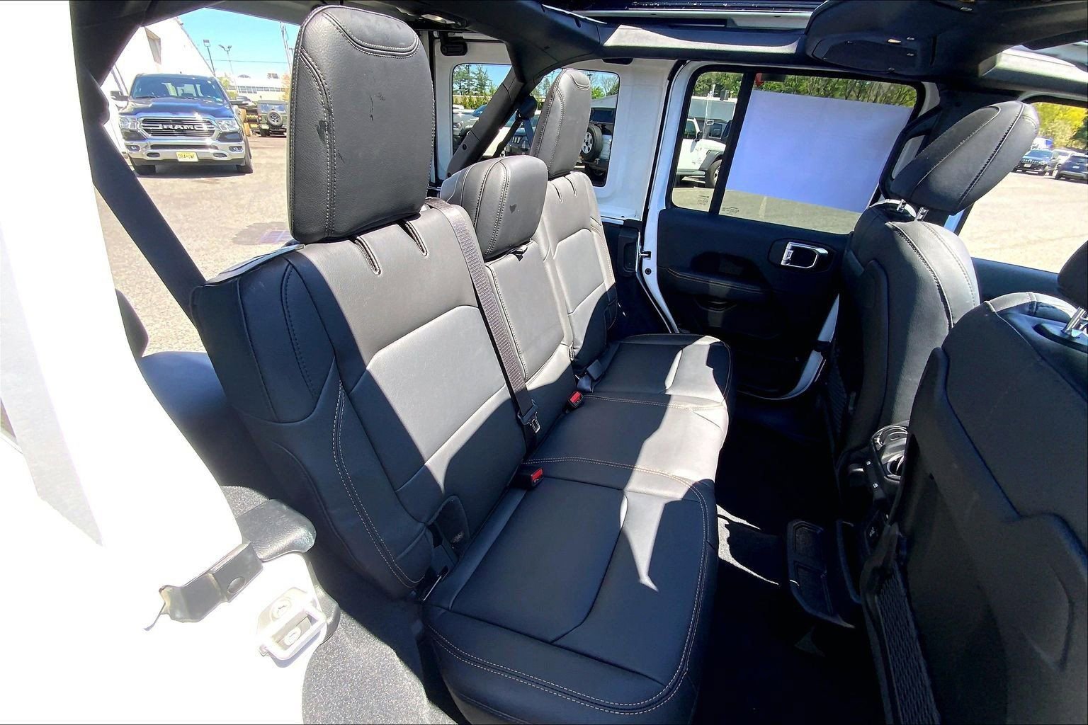 Certified 2025 Jeep Wrangler Sahara w/ Safety Group AWD/4WD image 18