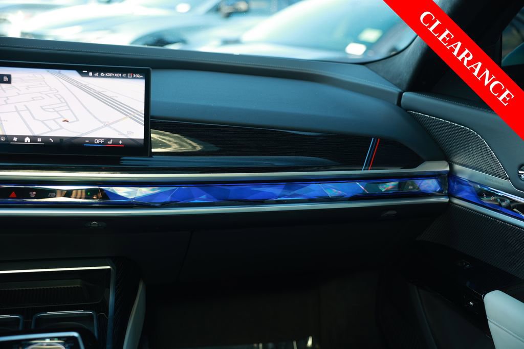 Used 2025 BMW i7 xDrive60 w/ Executive Package AWD/4WD image 31