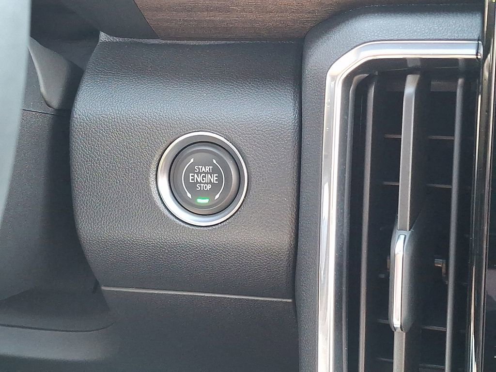 Used 2026 GMC Acadia Denali Ultimate w/ LPO, Floor Liner Package image 23