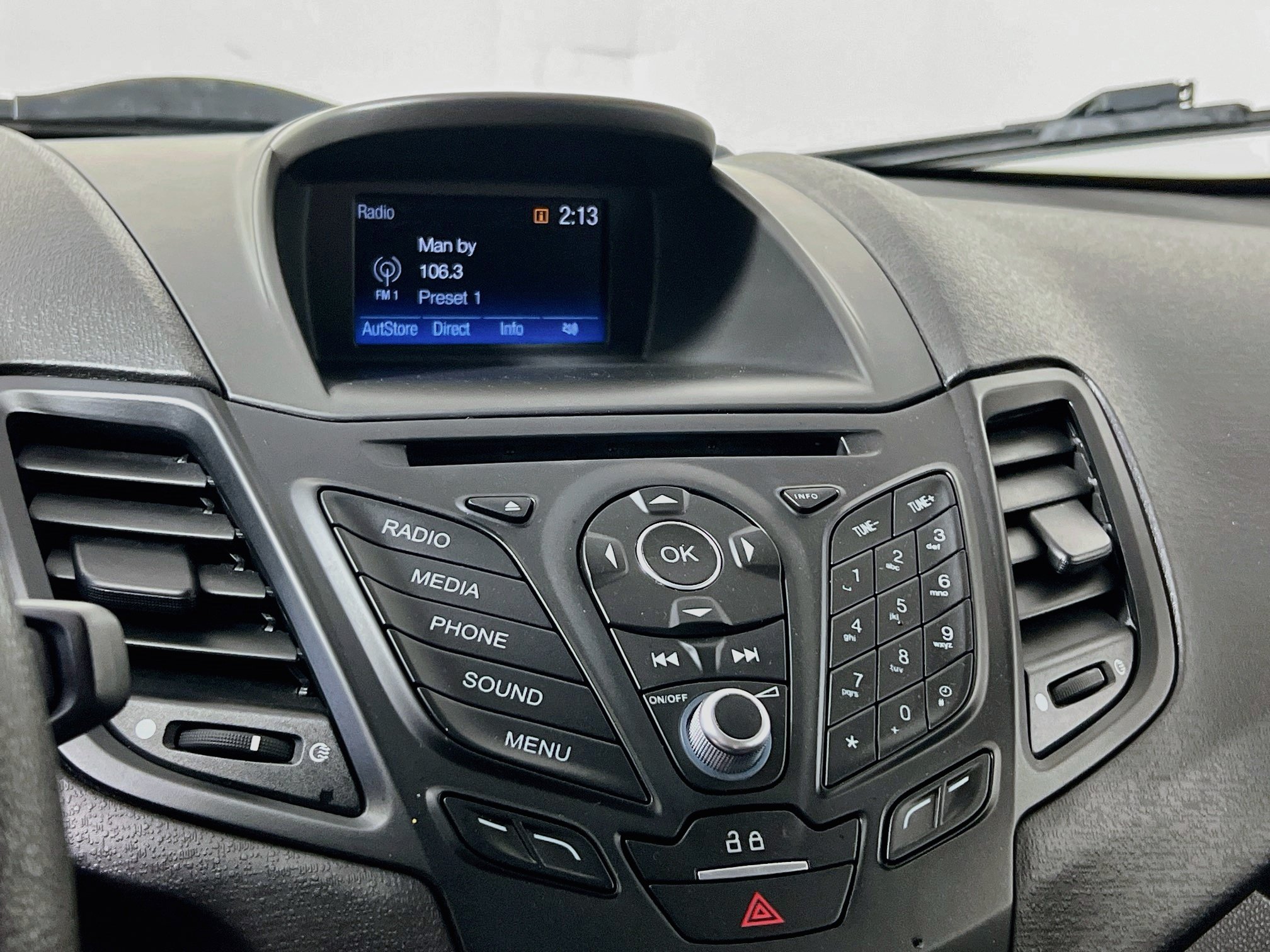 Used 2018 Ford Fiesta SE FWD image 26