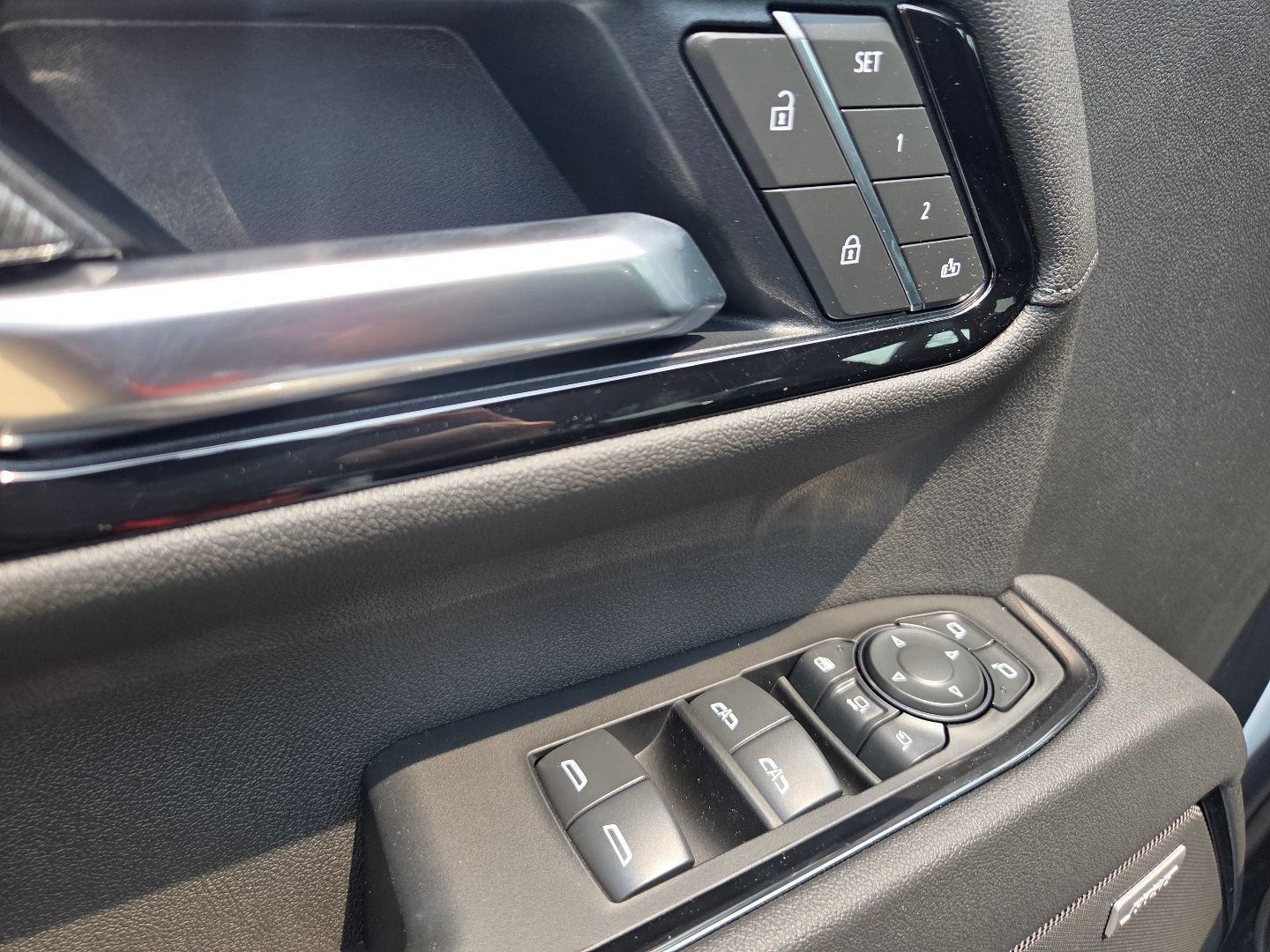 New 2026 GMC Sierra 2500 AT4 w/ Technology Package AWD/4WD image 32