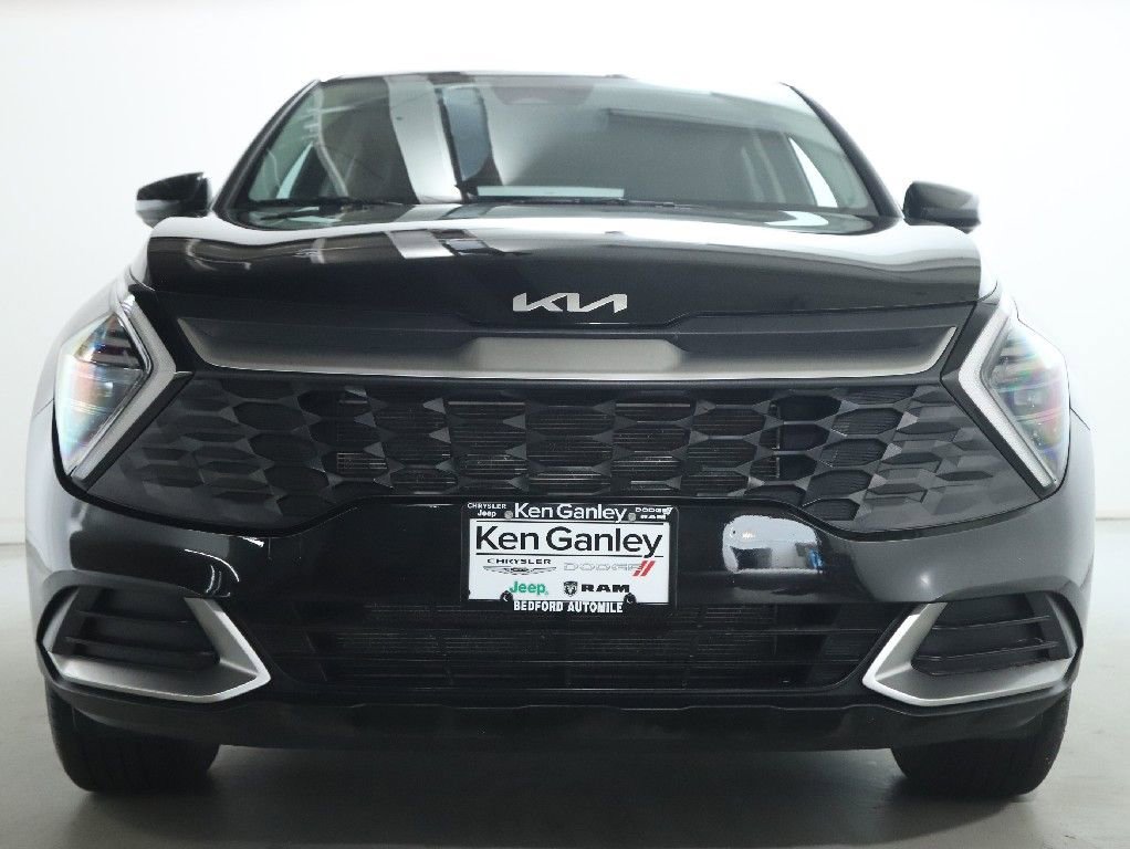 Used 2025 Kia Sportage LX image 5