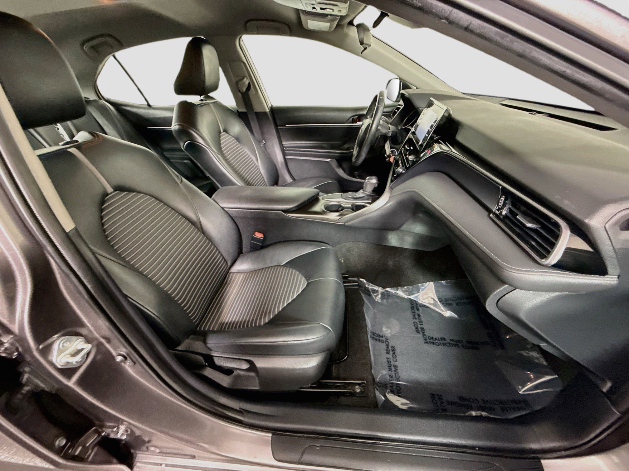 Used 2021 Toyota Camry SE w/ Carpet Mat Package (TMS) FWD image 28