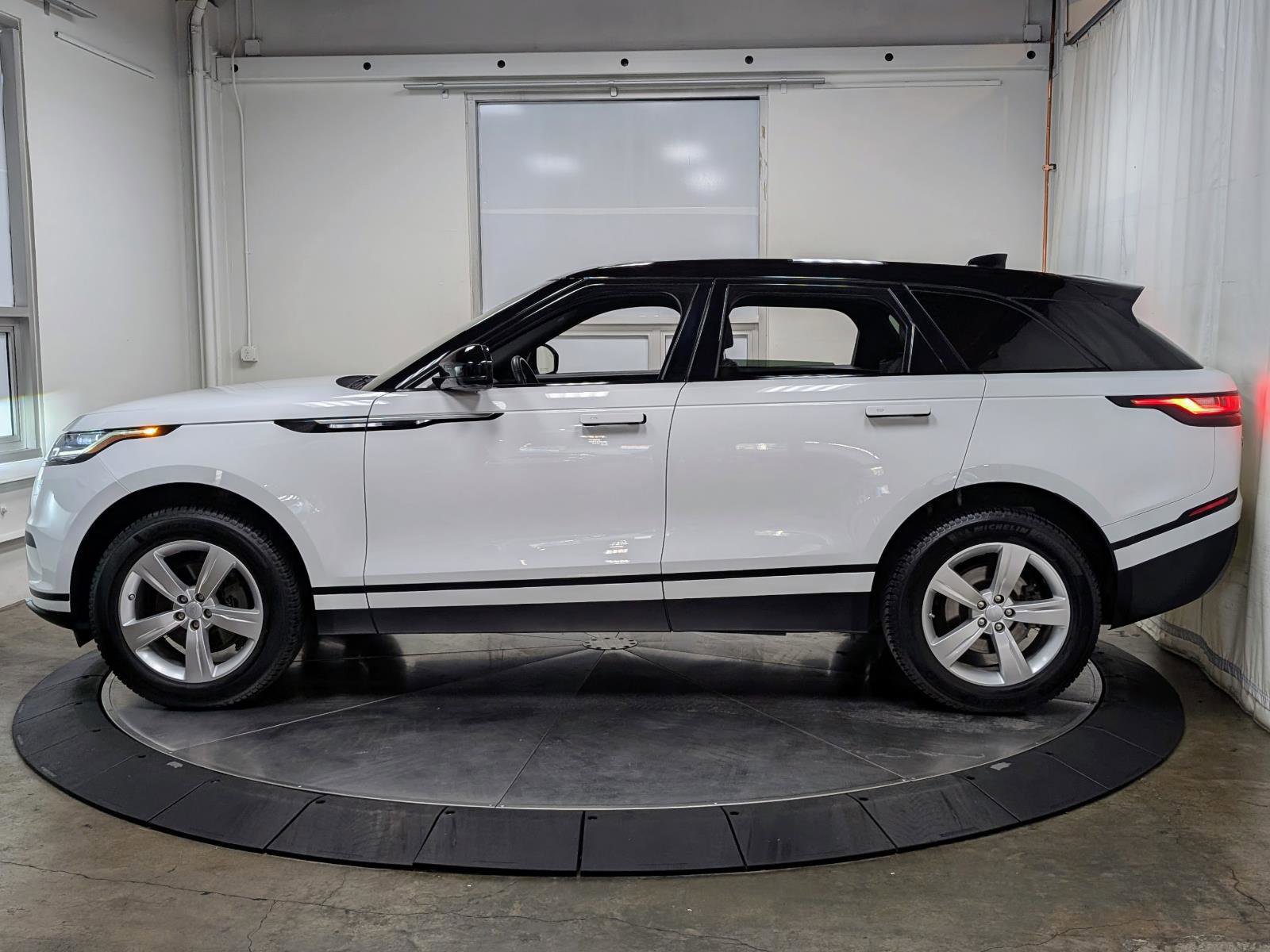 Used 2018 Land Rover Range Rover Velar S image 6