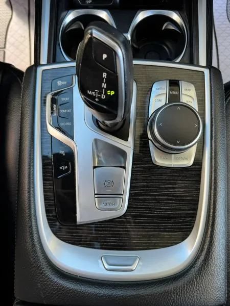 Used 2018 BMW 740i RWD image 37