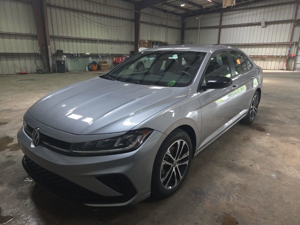 Used 2025 Volkswagen Jetta Sport image 1