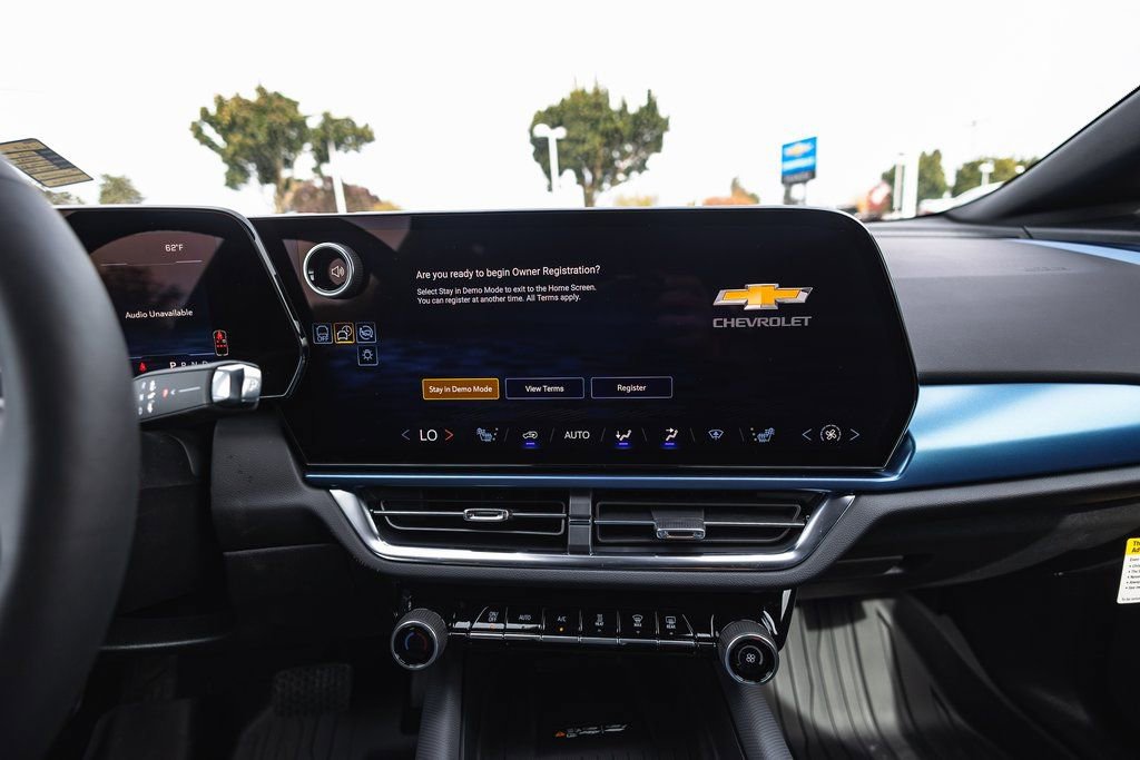 New 2026 Chevrolet Equinox EV LT AWD/4WD image 16