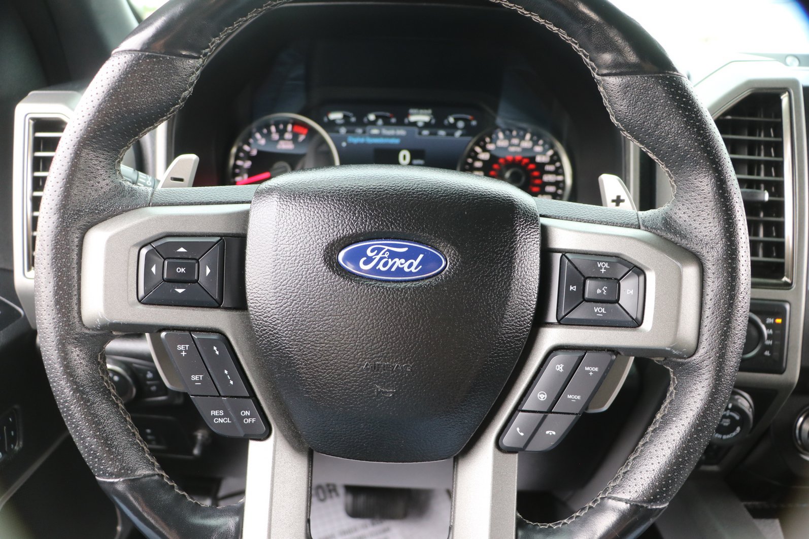 Used 2018 Ford F150 Raptor w/ Equipment Group 802A Luxury AWD/4WD image 11