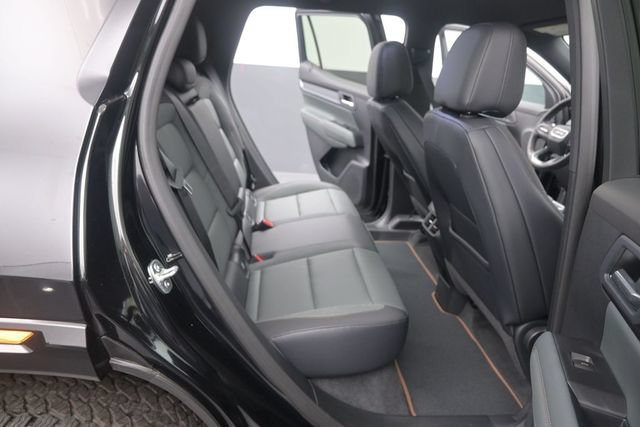 New 2026 GMC Terrain AT4 w/ LPO, Black Badging Package AWD/4WD image 15