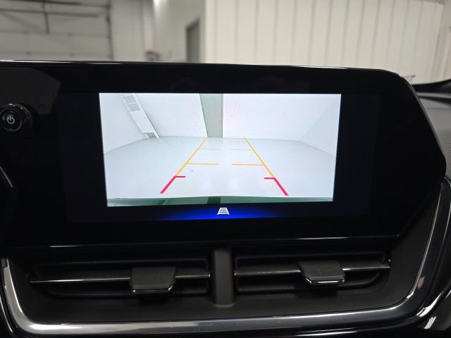 Certified 2025 Chevrolet Trax RS w/ Driver Confidence Package image 14