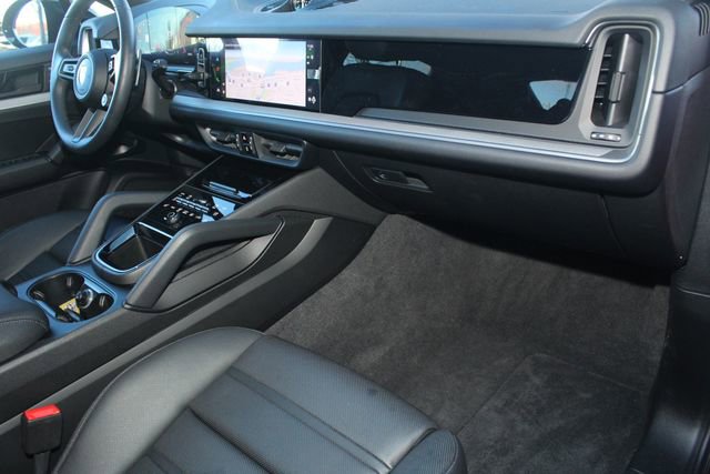 Certified 2025 Porsche Cayenne Coupe image 27