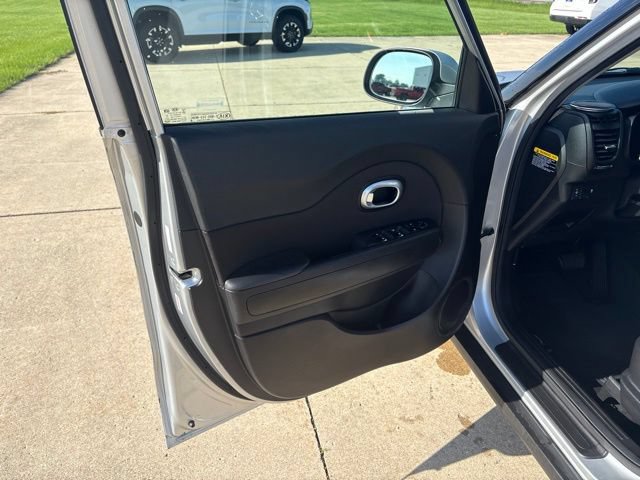 Used 2019 Kia Soul FWD image 11