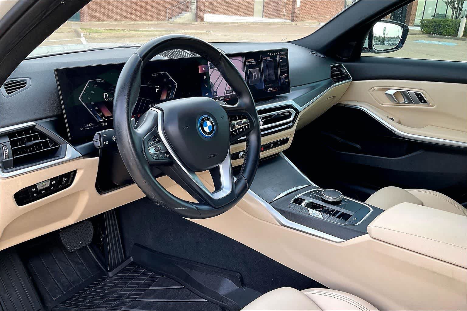 Used 2023 BMW 330e RWD image 2