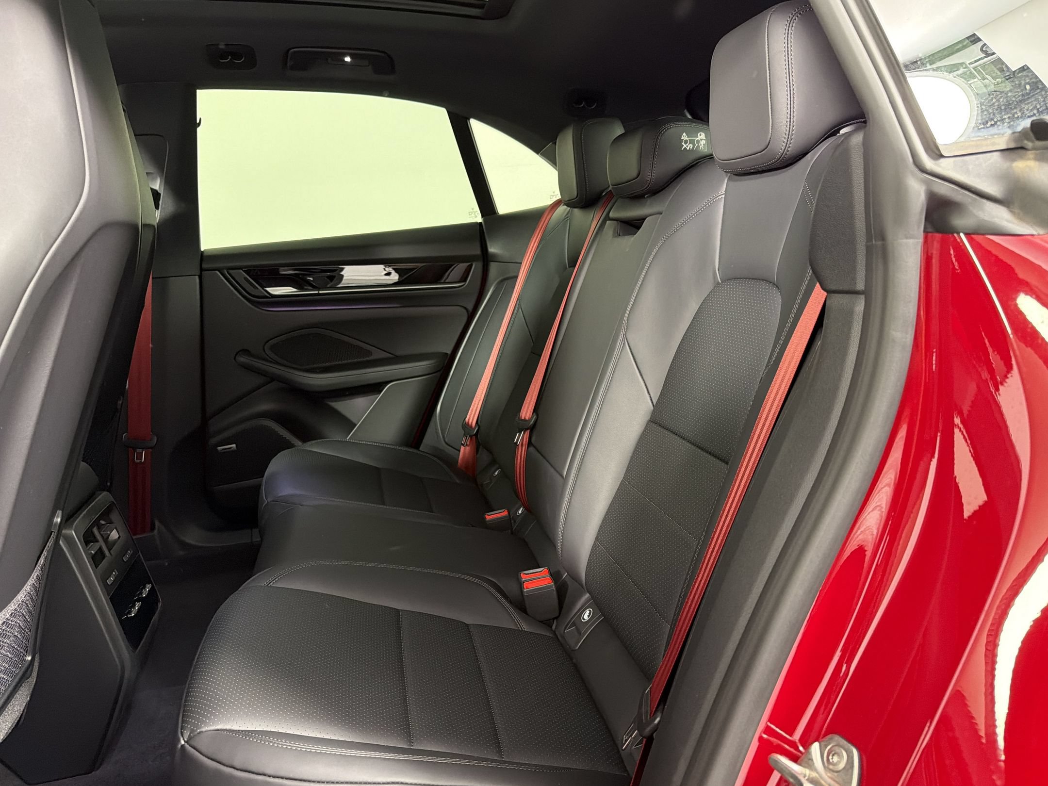 New 2026 Porsche Macan Electric RWD image 23