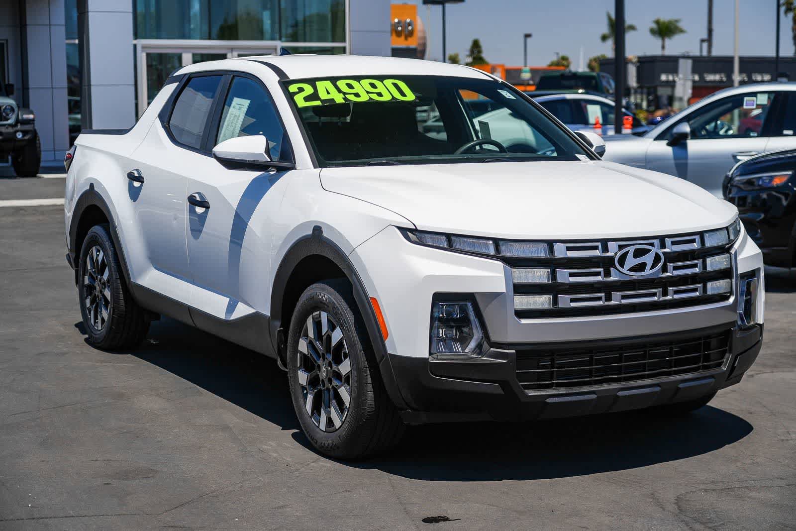 Used 2025 Hyundai Santa Cruz SE FWD image 5