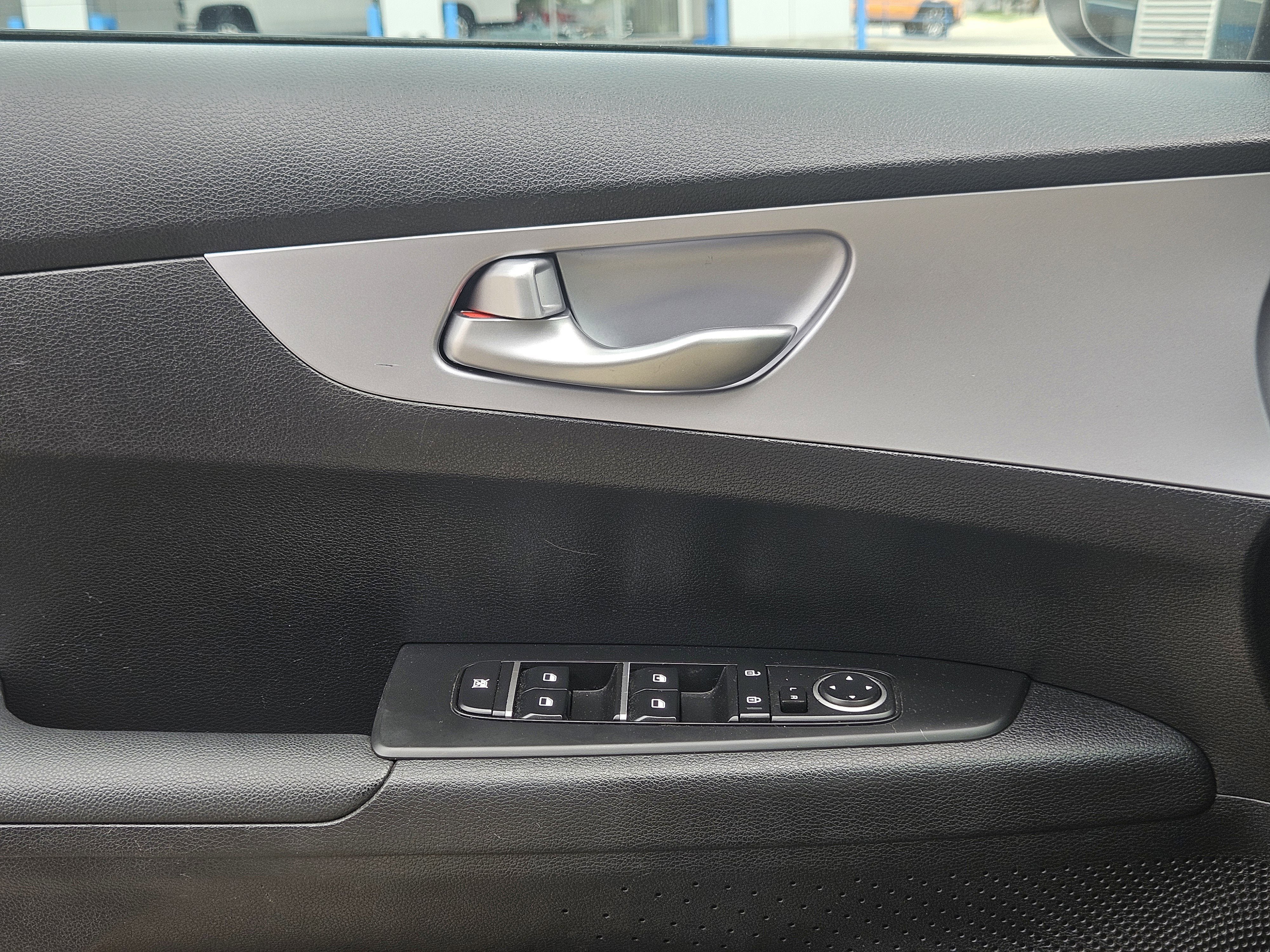 Used 2024 Kia Forte LXS FWD image 25