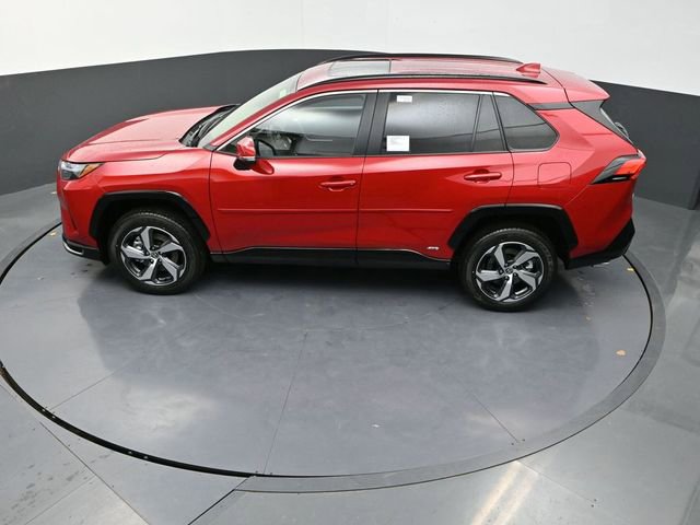 Used 2025 Toyota RAV4 SE w/ Weather & Moonroof Package image 19