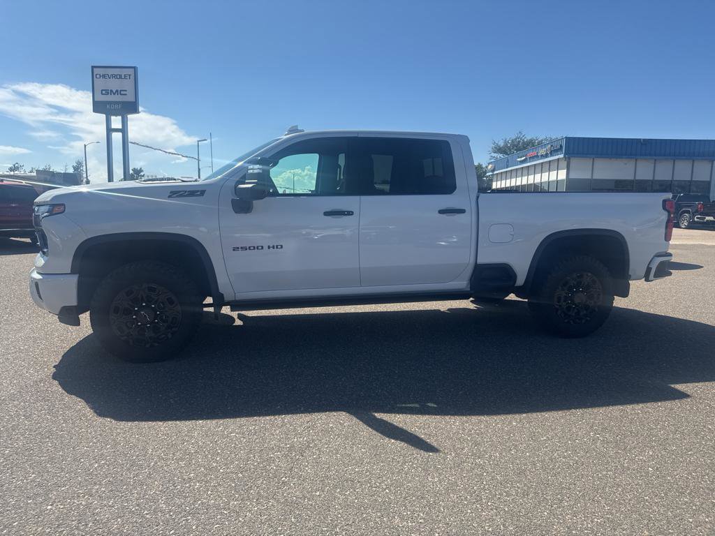 Used 2024 Chevrolet Silverado 2500 LTZ w/ LTZ Plus Package image 2