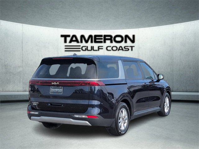 Used 2023 Kia Carnival LX image 5