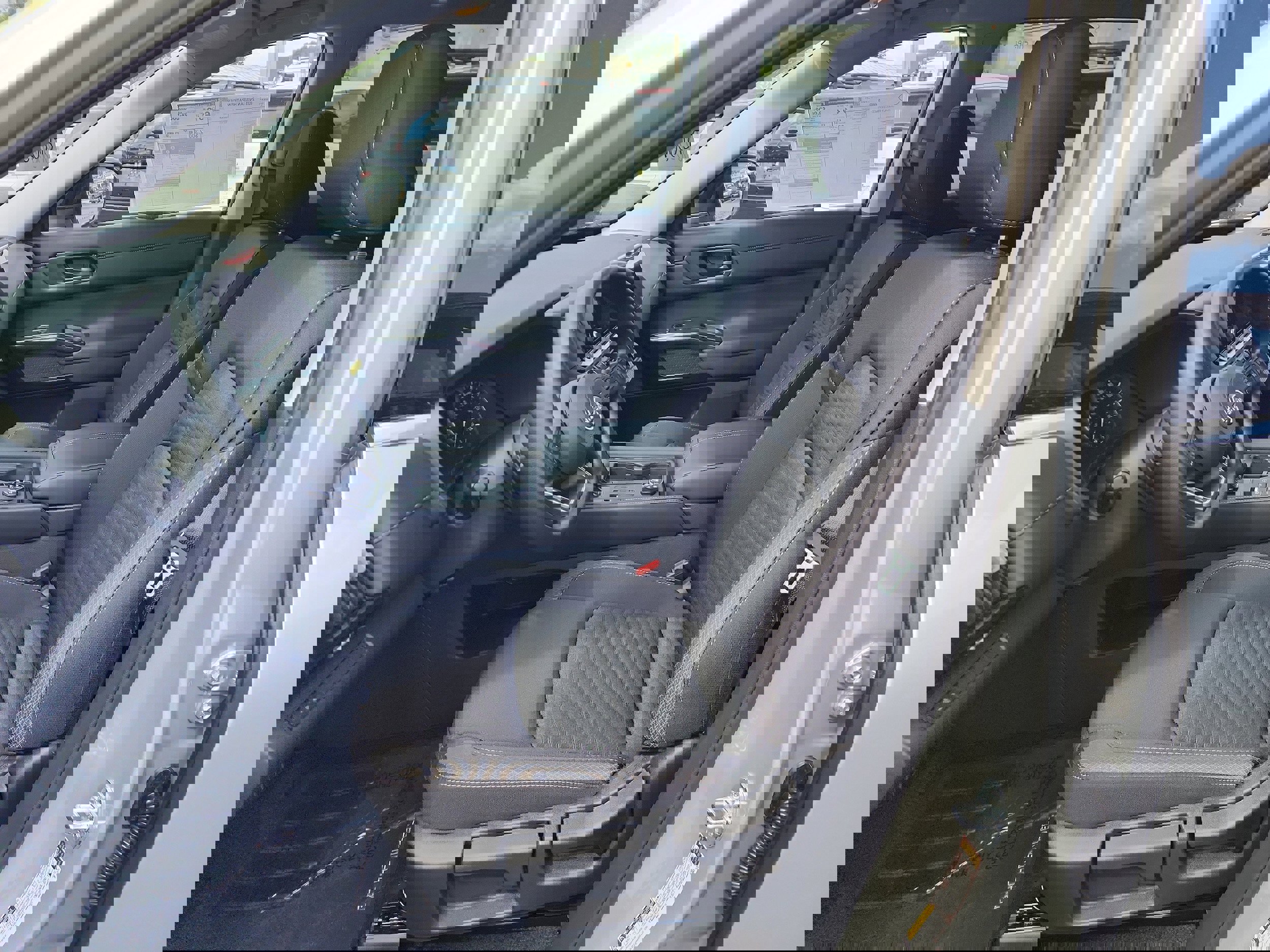 New 2025 Nissan Pathfinder S image 11