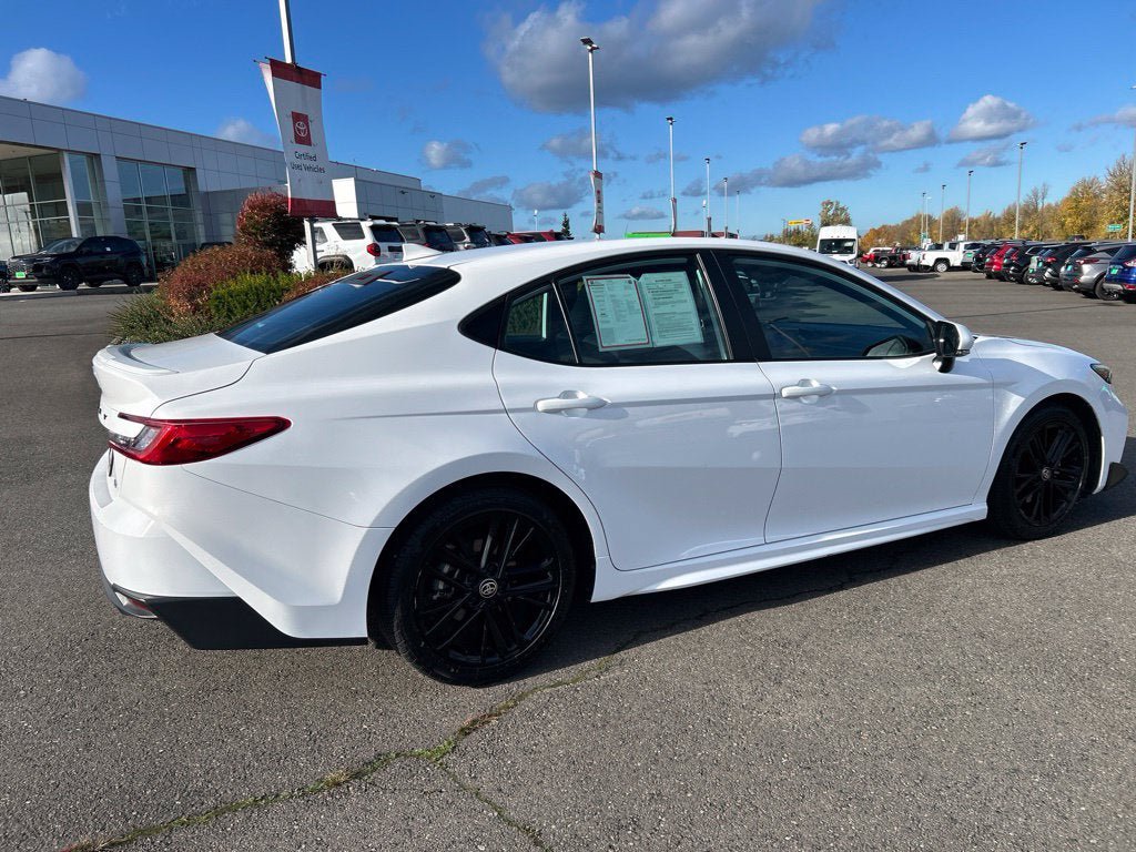 Used 2025 Toyota Camry SE FWD image 7
