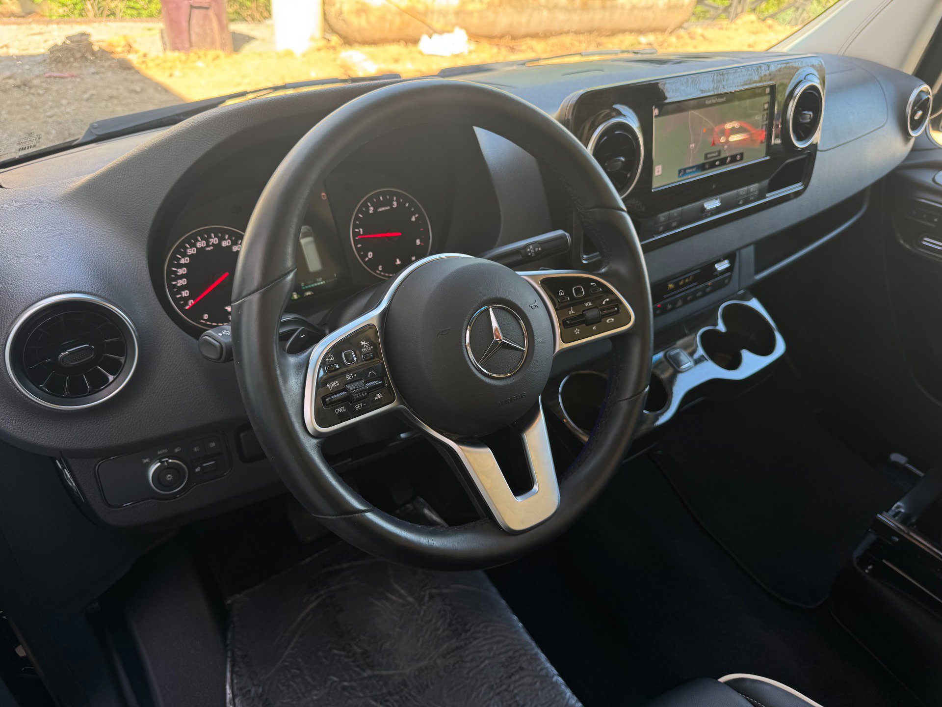 Used 2024 Mercedes-Benz Sprinter 3500 image 18